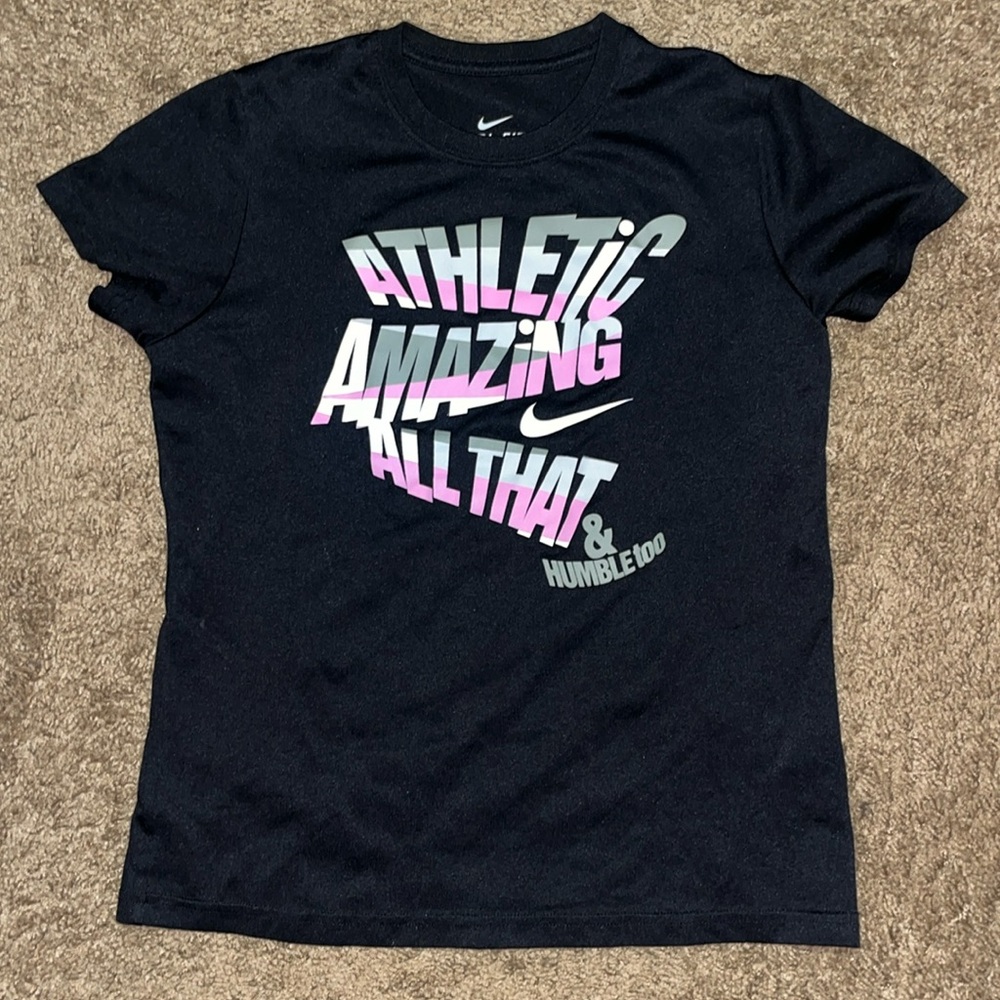 Nike graphic athletic short sleeve t-shirt